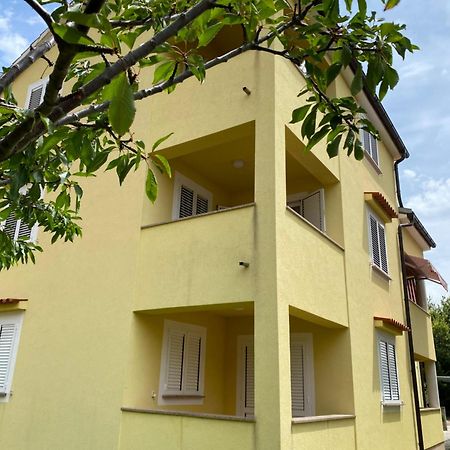 Apartments Luni Baška Eksteriør billede