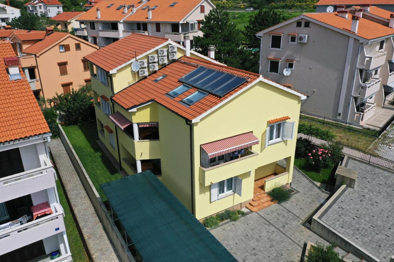 Apartments Luni Baška Eksteriør billede