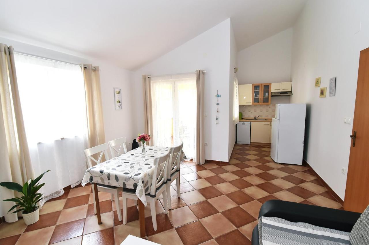 Apartments Luni Baška Eksteriør billede