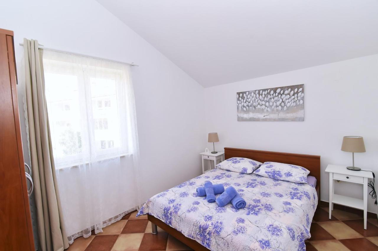 Apartments Luni Baška Eksteriør billede